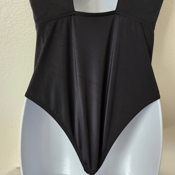 Asos ruched shoulder plunge swimsuit in black women's size 6 - Picture 6 of 14